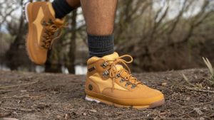 hiking boots budget