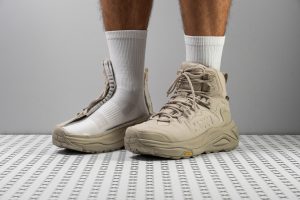 hiking boots flat feet
