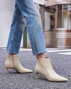 kitten heel boots